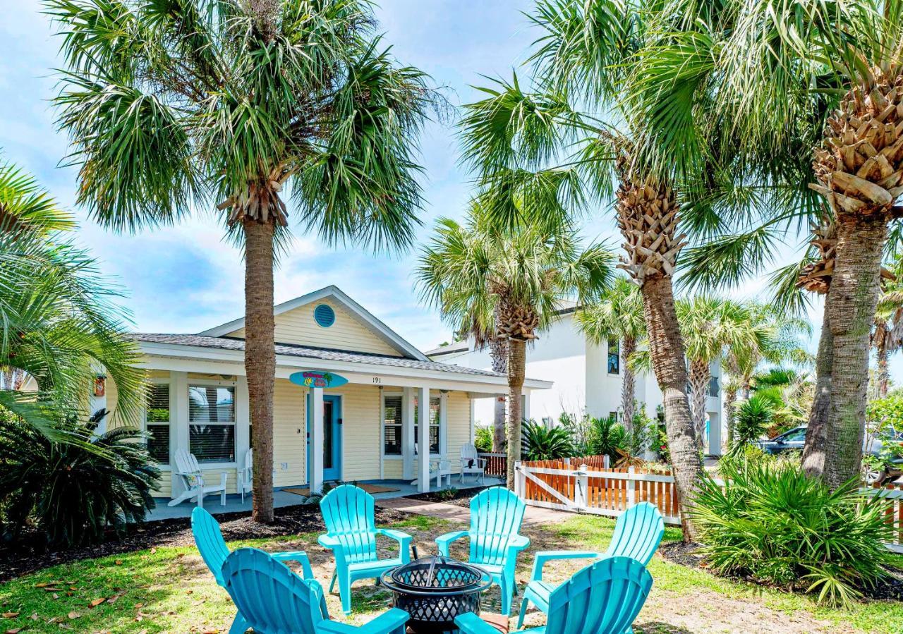 Ferienhaus Private Access, Fenced Yard & Pet Friendly, Pool, Life House